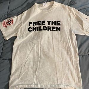 Free the children noah shirt